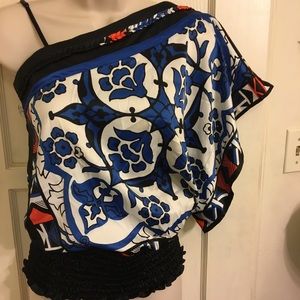 XOXO one shoulder top